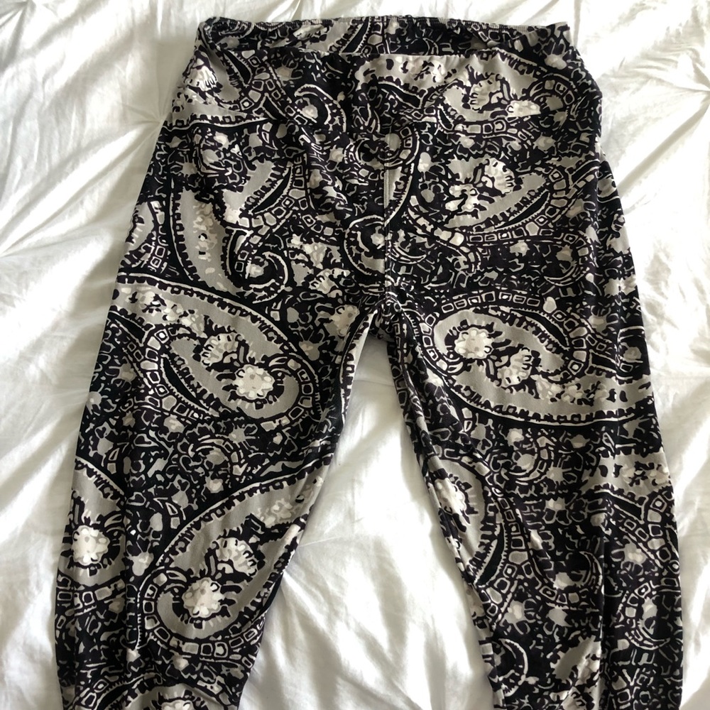 Lularoe Tall and Curvy legging